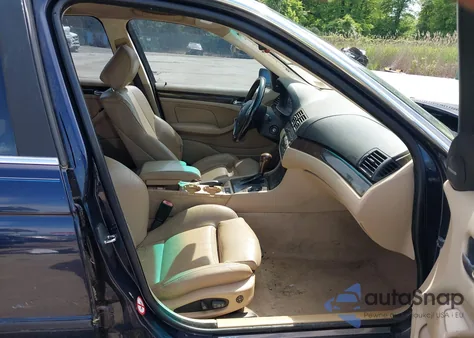 2002 BMW 330Xi from USA, damaged, VIN WBAEW53492PG17309